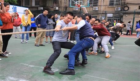 冶建青年有力量！公司團(tuán)委舉辦“五四”拔河比賽