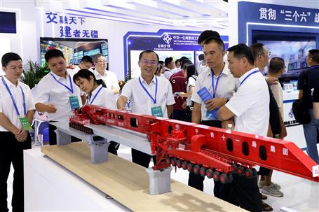 冶建公司組織技術(shù)團隊赴桂林參觀中國-東盟建筑科技展